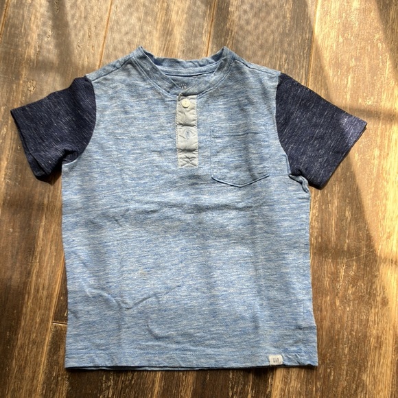 Two-toned shirts - Picture 2 of 3